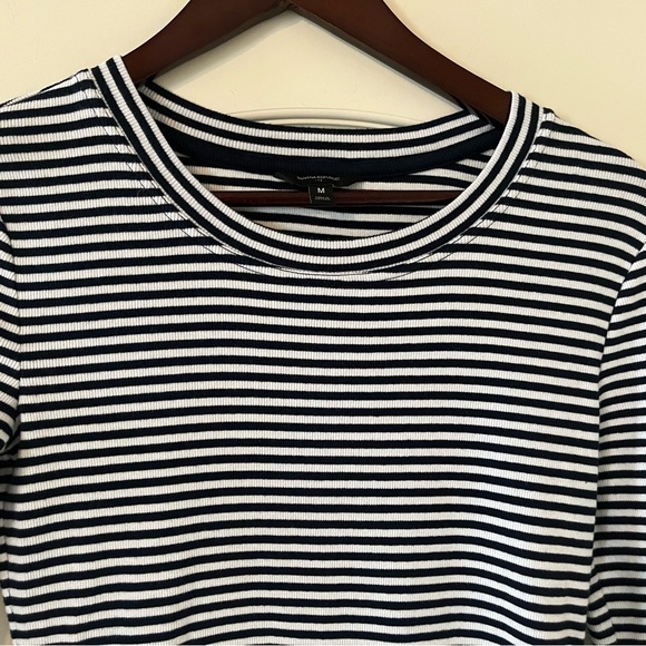 Banana Republic Navy & White Striped Cotton Spandex Top Size Medium - Picture 7 of 12
